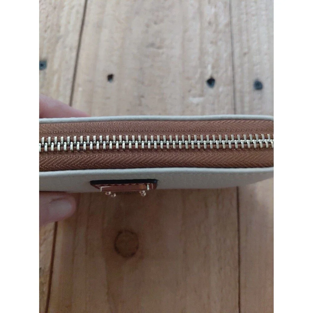 Dooney & Bourke Pebble Grain Medium Zip Around Wallet